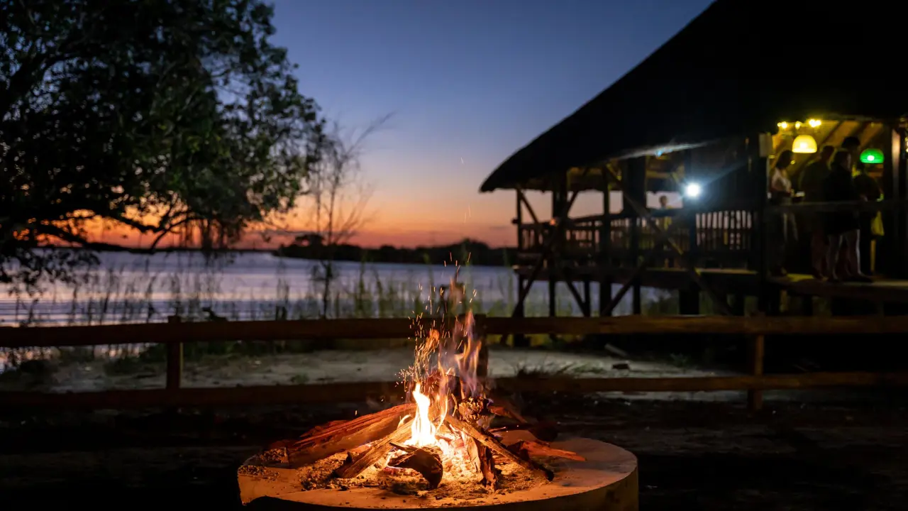 Chobe Safari Lodge, outdoor dining experience