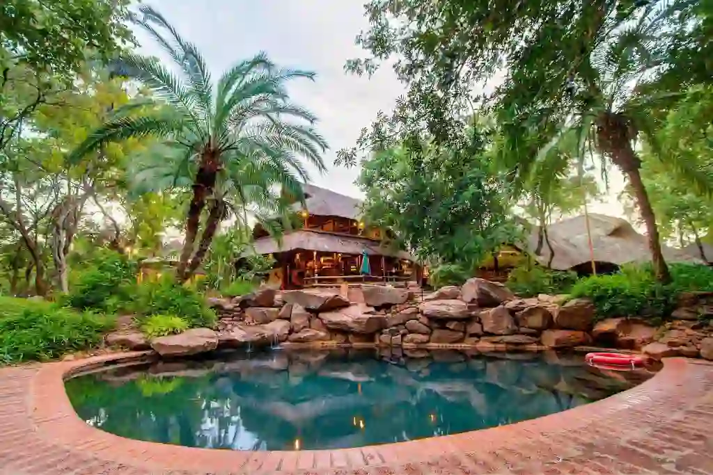 Lokuthala Lodges, Victoria Falls, pool