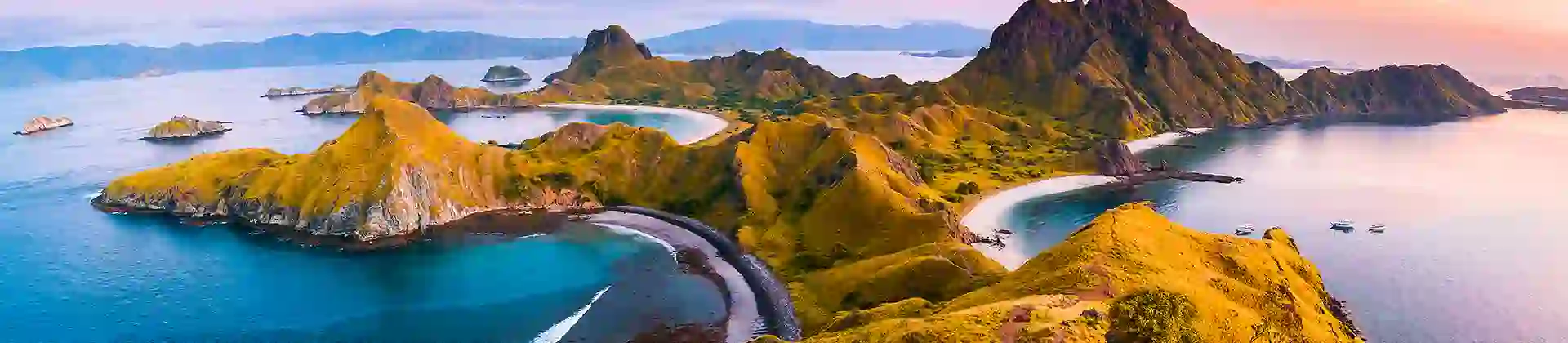 1920 Adobestock 208653771 Komodo Island, Labuan Bajo, Flores, Indonesia